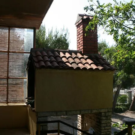 Triple Starigrad 6637e Affittacamere 3*